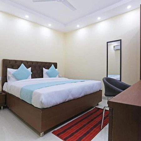 Hotel Mannat Bhera Enclave ニューデリー エクステリア 写真
