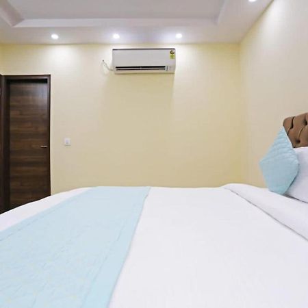 Hotel Mannat Bhera Enclave ニューデリー エクステリア 写真