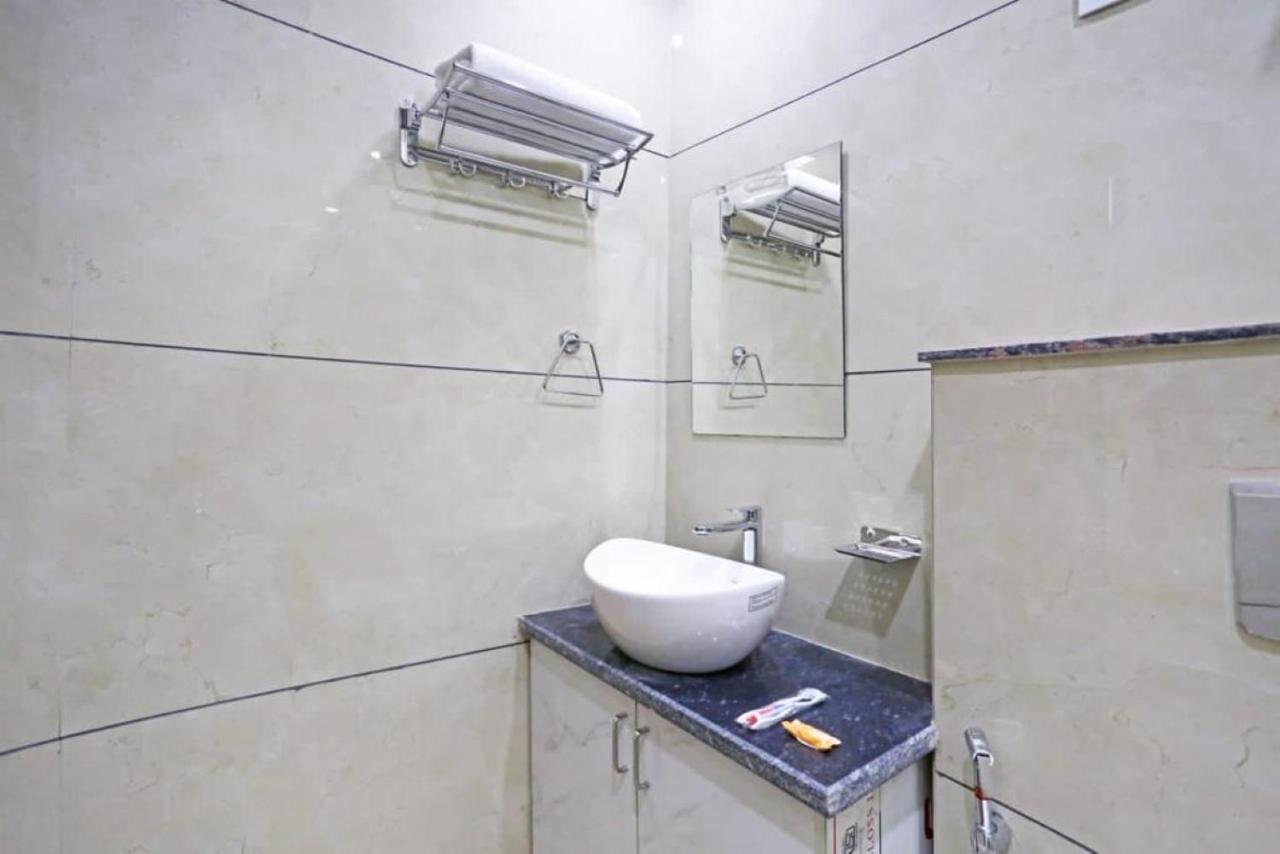 Hotel Mannat Bhera Enclave ニューデリー エクステリア 写真