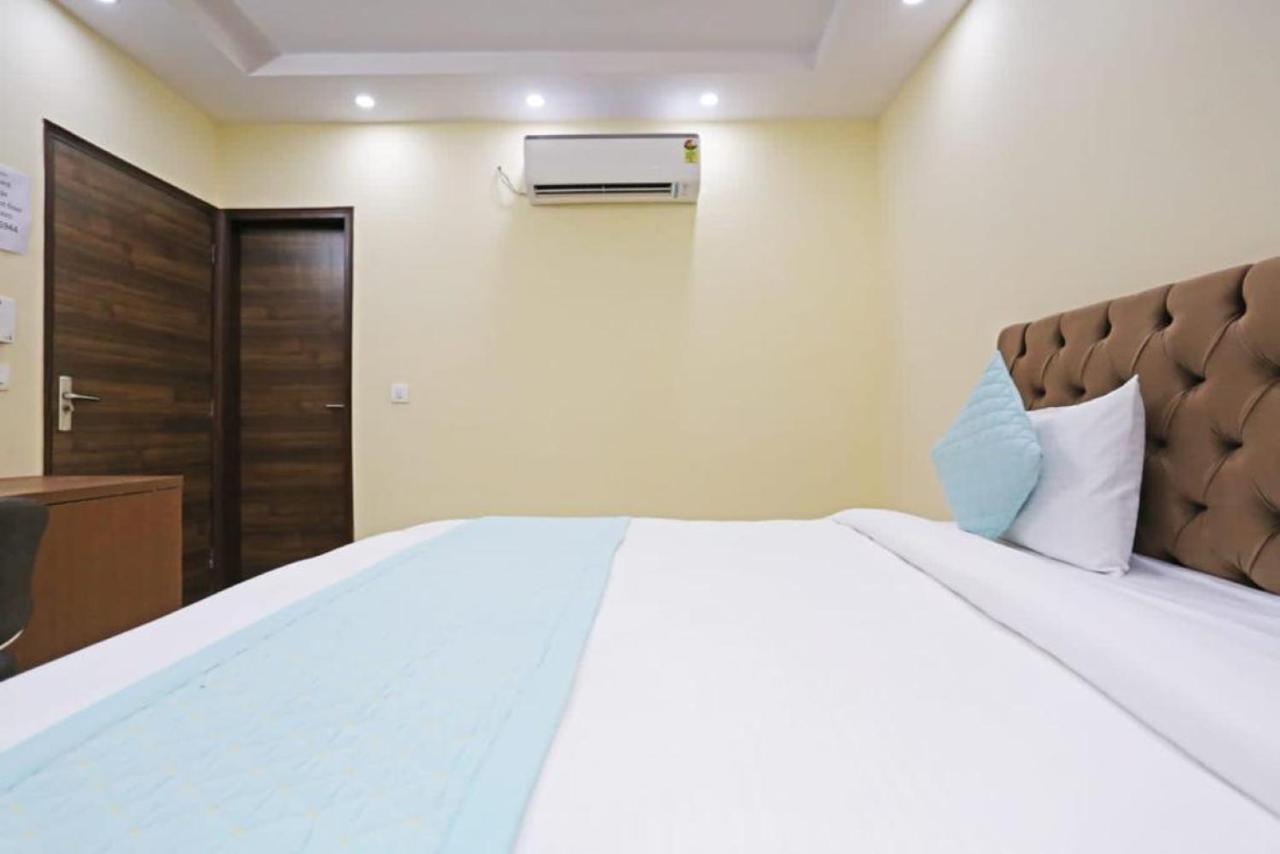 Hotel Mannat Bhera Enclave ニューデリー エクステリア 写真