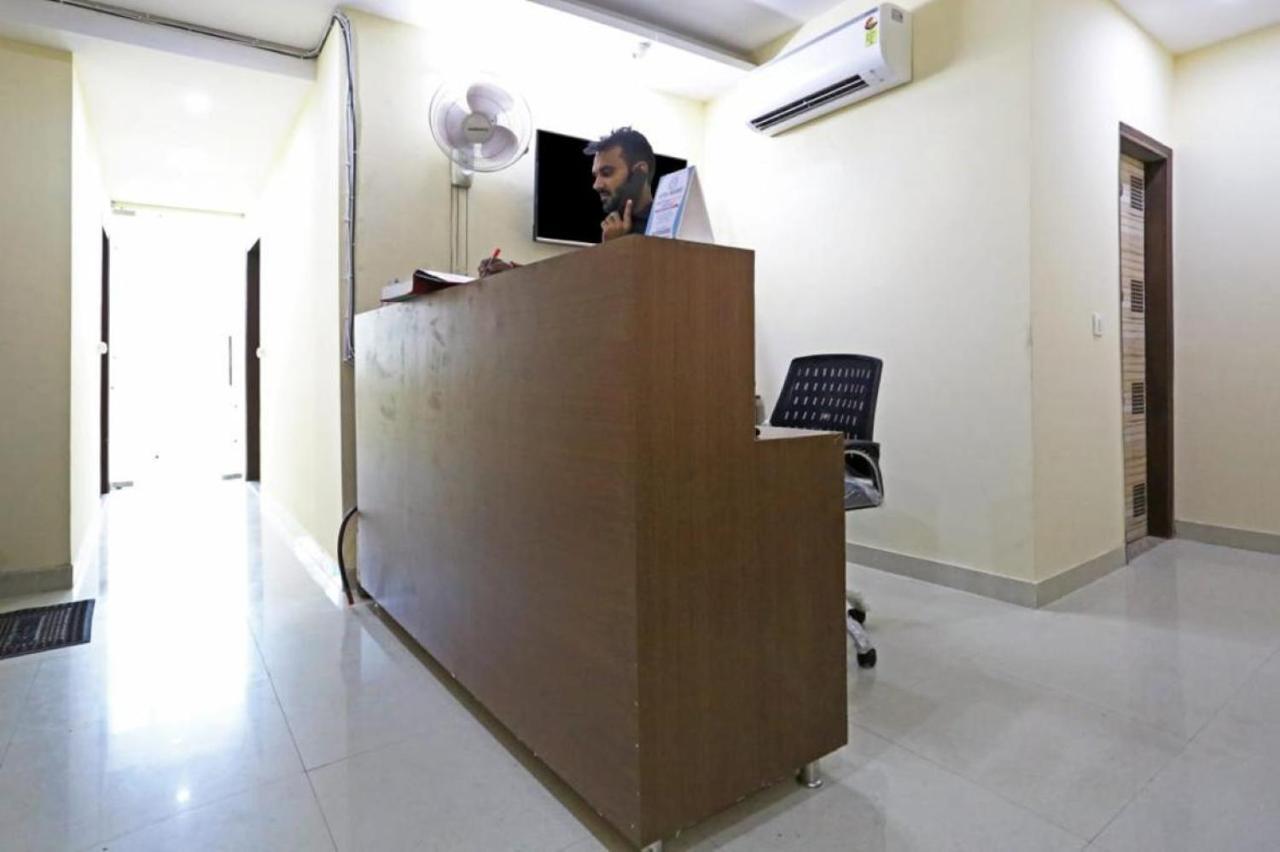 Hotel Mannat Bhera Enclave ニューデリー エクステリア 写真